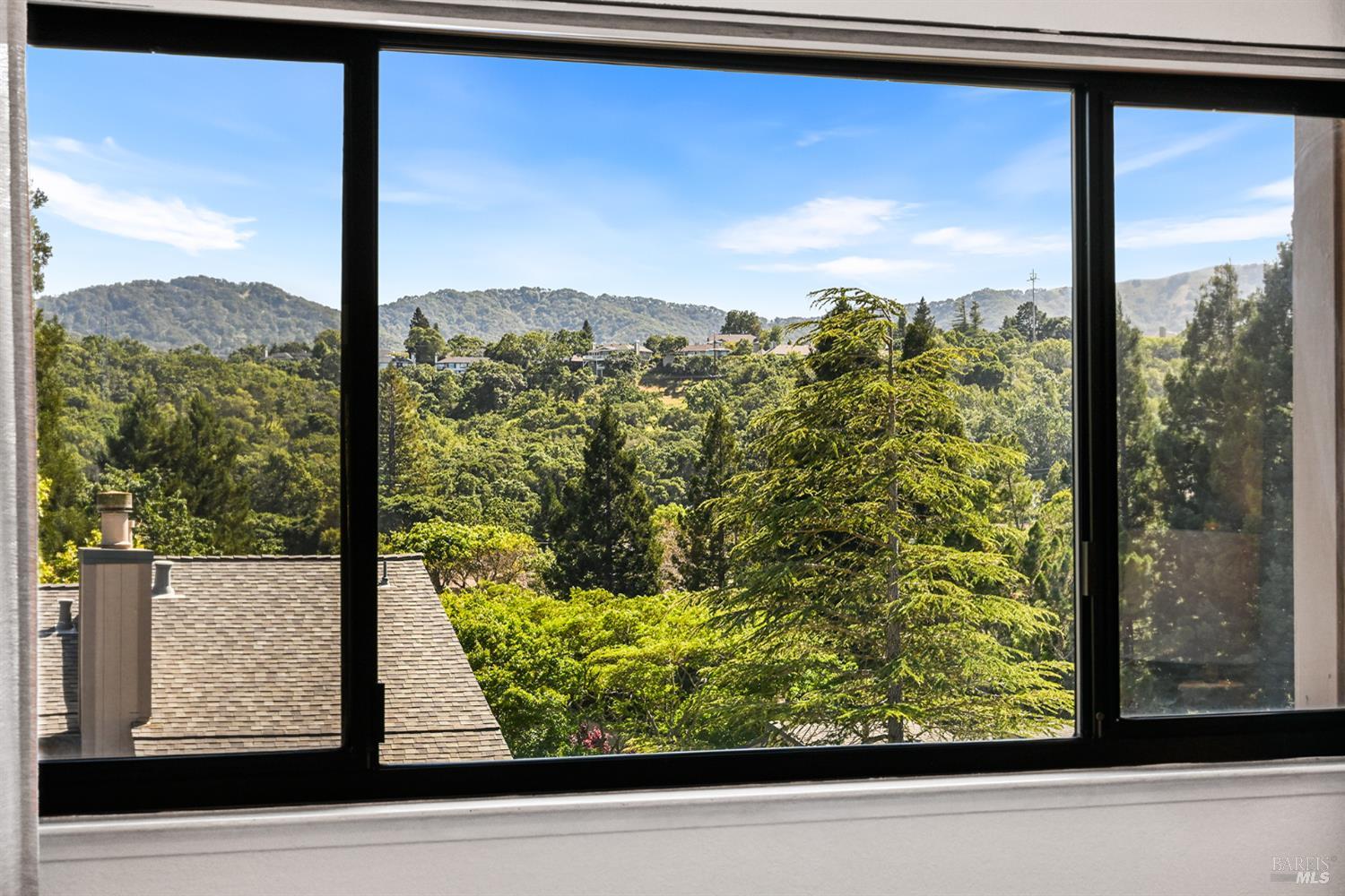 32 Mariposa Lane Novato CA 94947