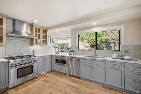 28 Oak Forest Place Santa Rosa CA 95409