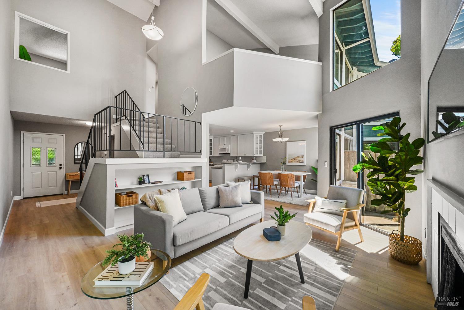 105 Marylyn Circle Petaluma CA 94952