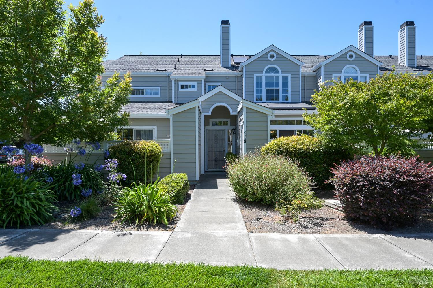 718 W Jasmine Circle Santa Rosa CA 95407