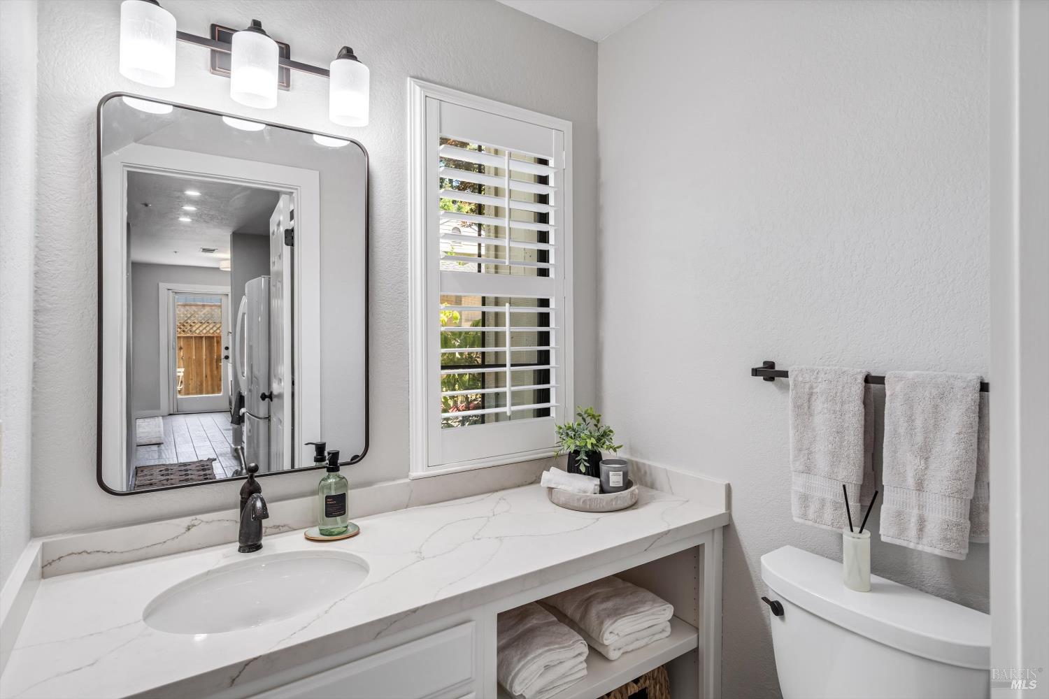 366 Piper Street Healdsburg CA 95448