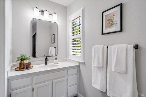 366 Piper Street Healdsburg CA 95448