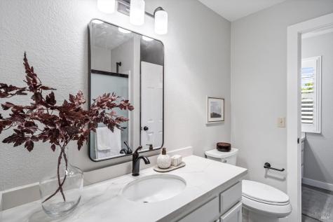 366 Piper Street Healdsburg CA 95448