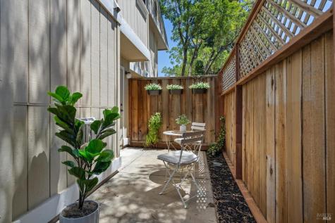 366 Piper Street Healdsburg CA 95448