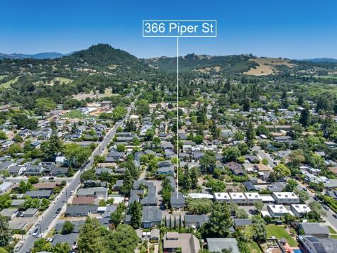 366 Piper Street Healdsburg CA 95448