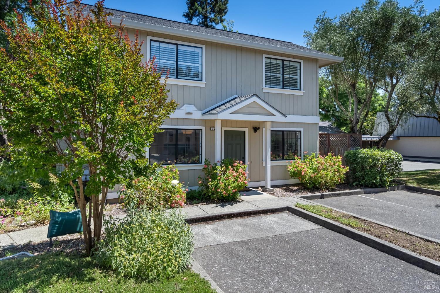 366 Piper Street Healdsburg CA 95448