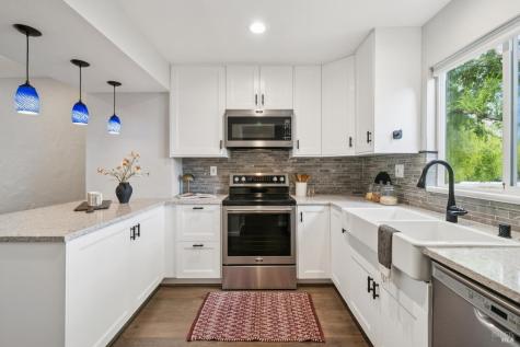 1263 Valley Oak Court Novato CA 94947
