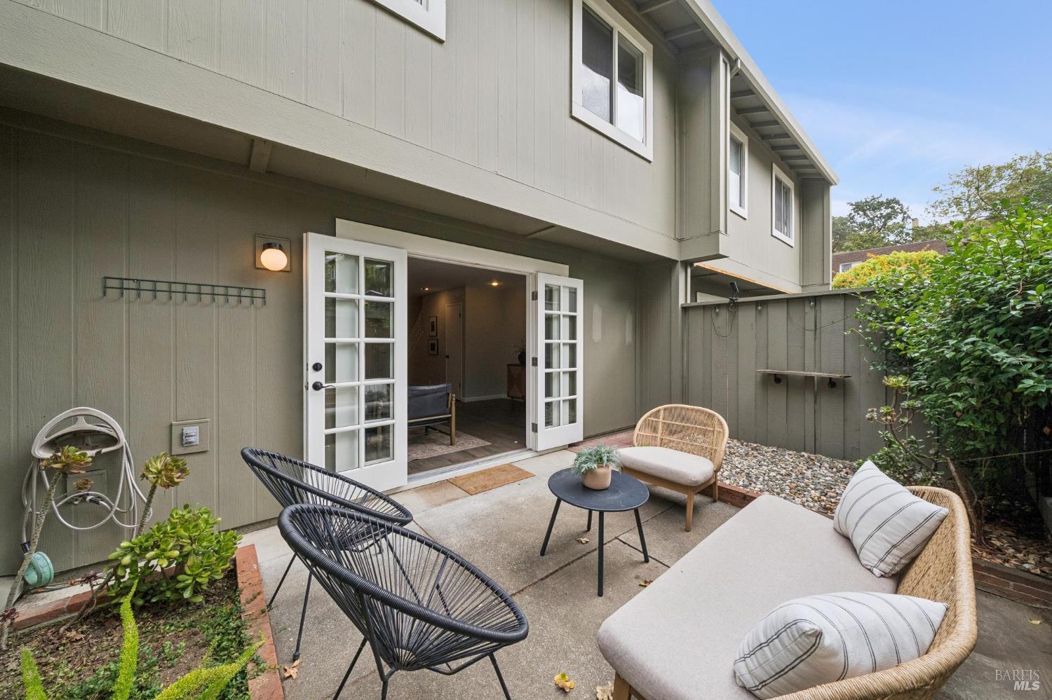 1263 Valley Oak Court Novato CA 94947