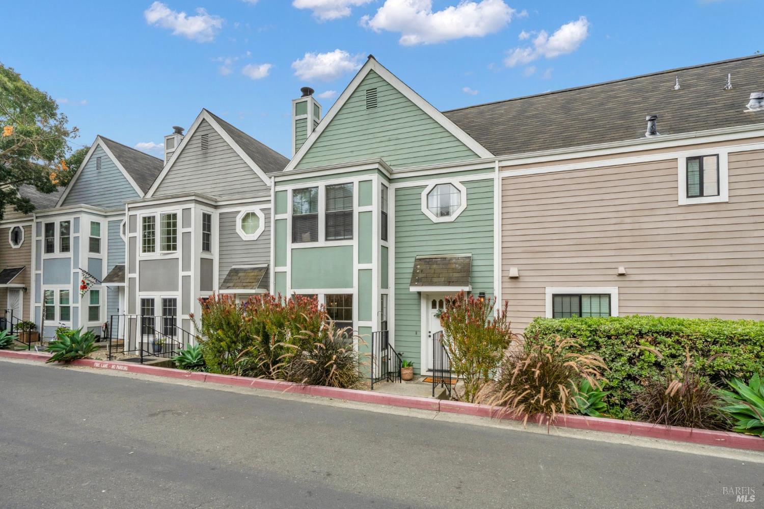 707 E Military E Benicia CA 94510
