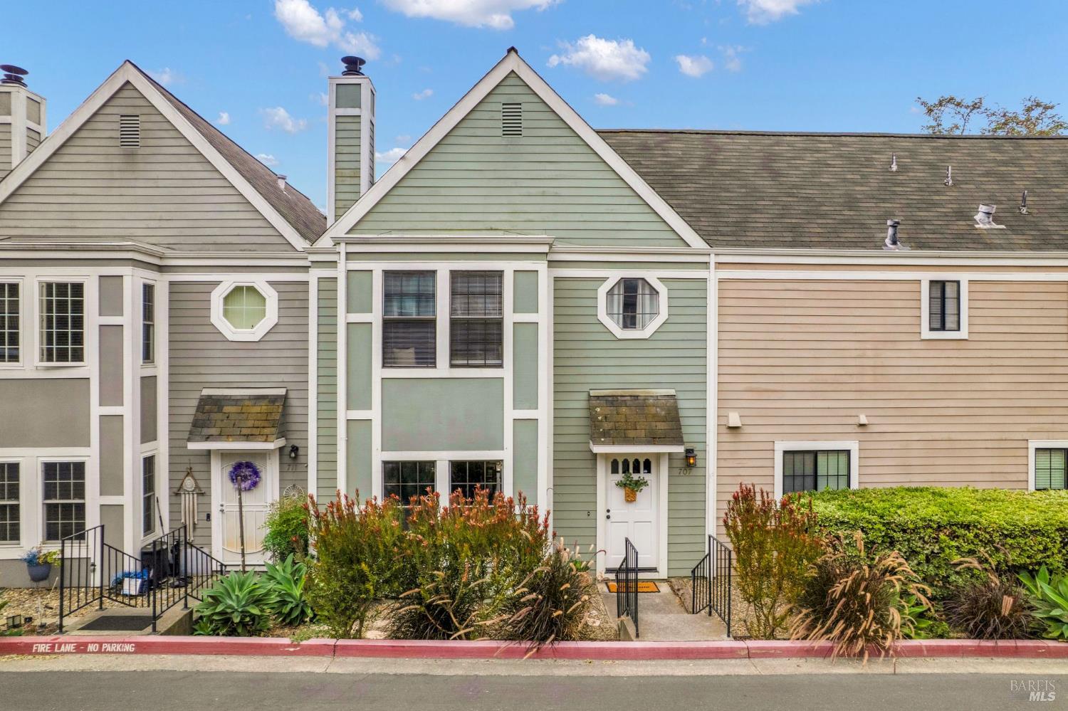 707 E Military E Benicia CA 94510