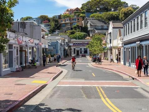 121 Red Hill Circle Tiburon CA 94920