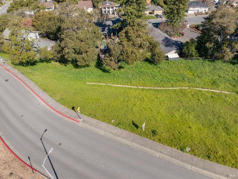 509 Larch Drive Petaluma CA 94952