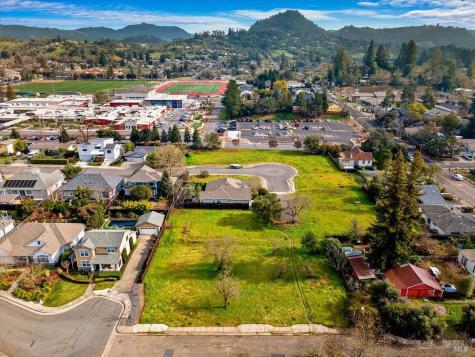972 Lupine Court Healdsburg CA 95448