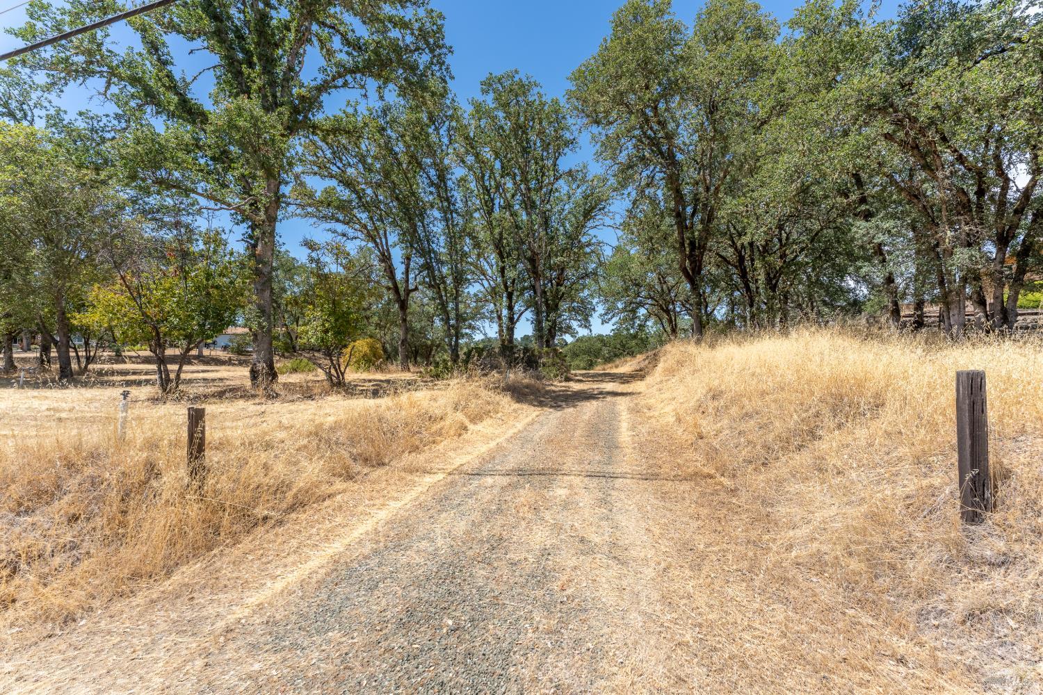 1760 Deerwood Drive Ukiah CA 95482