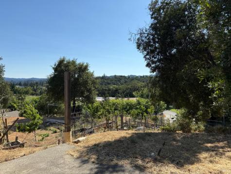 1584 Healdsburg Avenue Healdsburg CA 95448