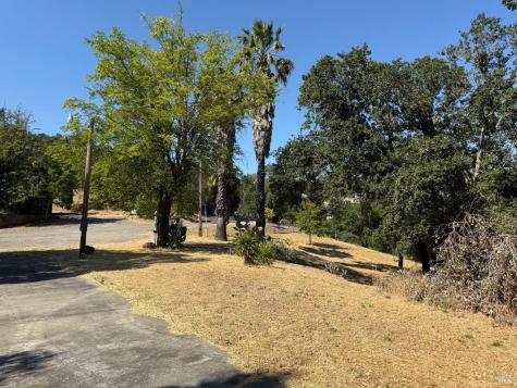 1584 Healdsburg Avenue Healdsburg CA 95448