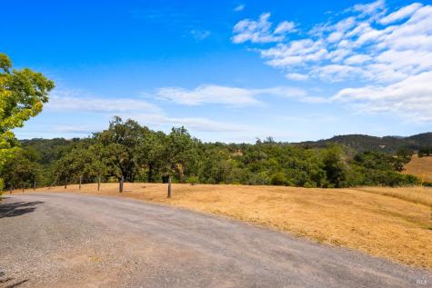 23655 Vineyard Road Geyserville CA 95441