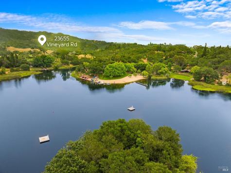 23655 Vineyard Road Geyserville CA 95441