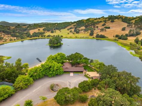 23655 Vineyard Road Geyserville CA 95441