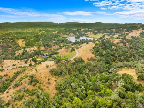 23655 Vineyard Road Geyserville CA 95441