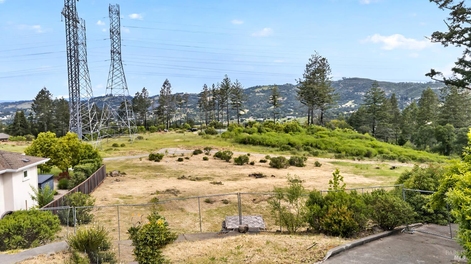2017 Turnberry Court Santa Rosa CA 95403