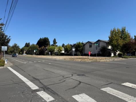 1102 North Street Santa Rosa CA 95404