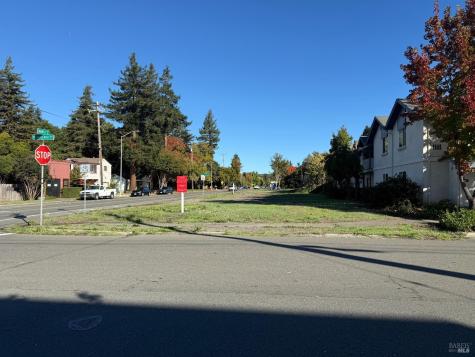 1102 North Street Santa Rosa CA 95404