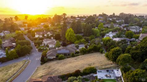 440 Rebecca Drive Petaluma CA 94952