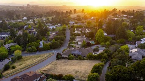 440 Rebecca Drive Petaluma CA 94952