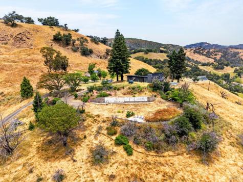 1483 Los Alamos Road Santa Rosa CA 95409