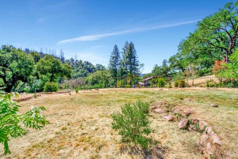 915 Wildwood Trail Santa Rosa CA 95409