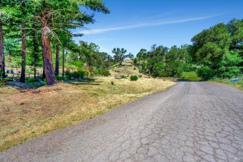 915 Wildwood Trail Santa Rosa CA 95409