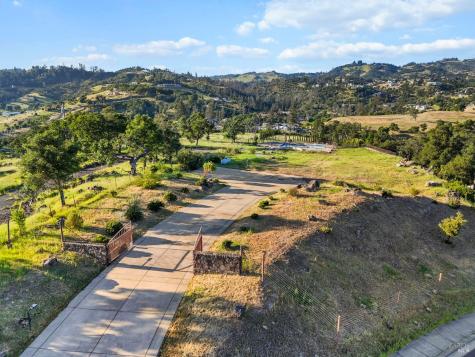 3981 Skyfarm Drive Santa Rosa CA 95403