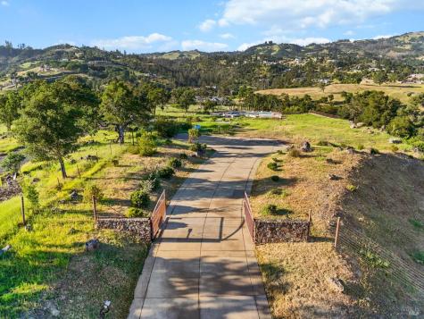 3981 Skyfarm Drive Santa Rosa CA 95403