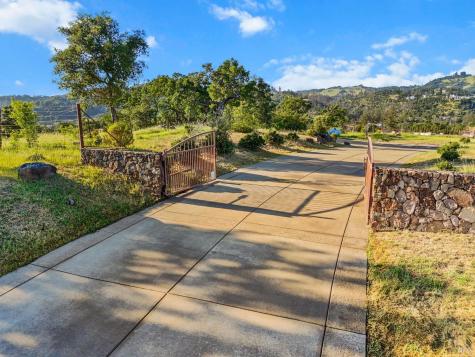 3981 Skyfarm Drive Santa Rosa CA 95403