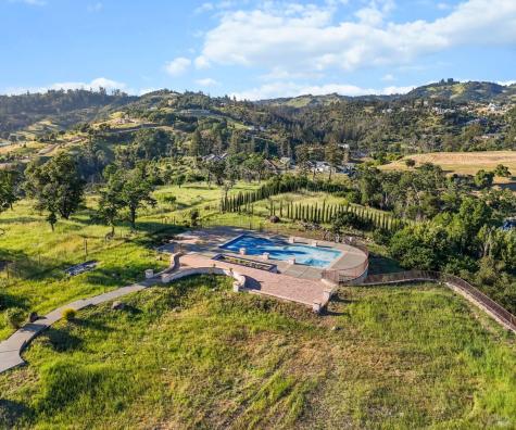 3981 Skyfarm Drive Santa Rosa CA 95403