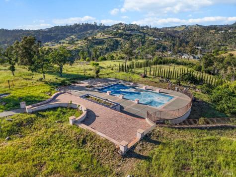 3981 Skyfarm Drive Santa Rosa CA 95403