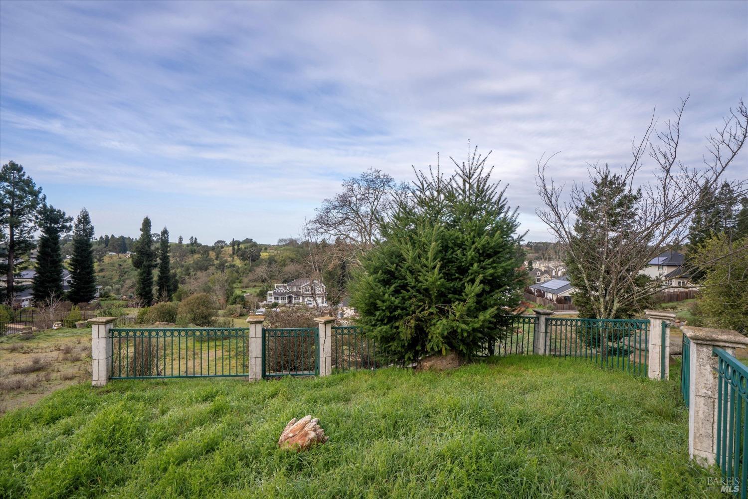 3600 Crown Hill Drive Santa Rosa CA 95404