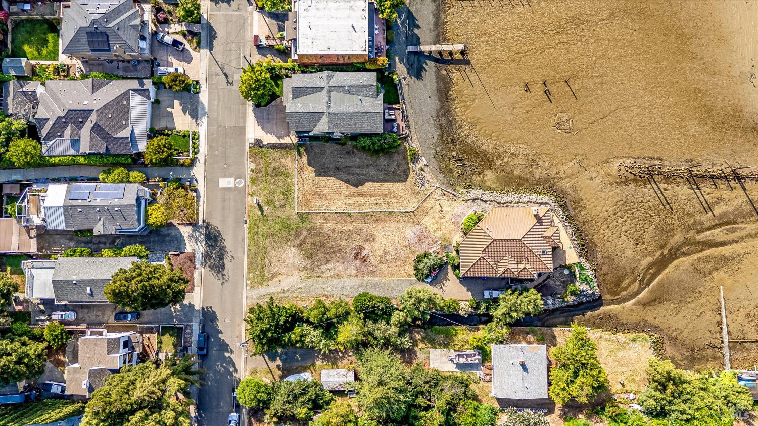 704 W I Street Benicia CA 94510