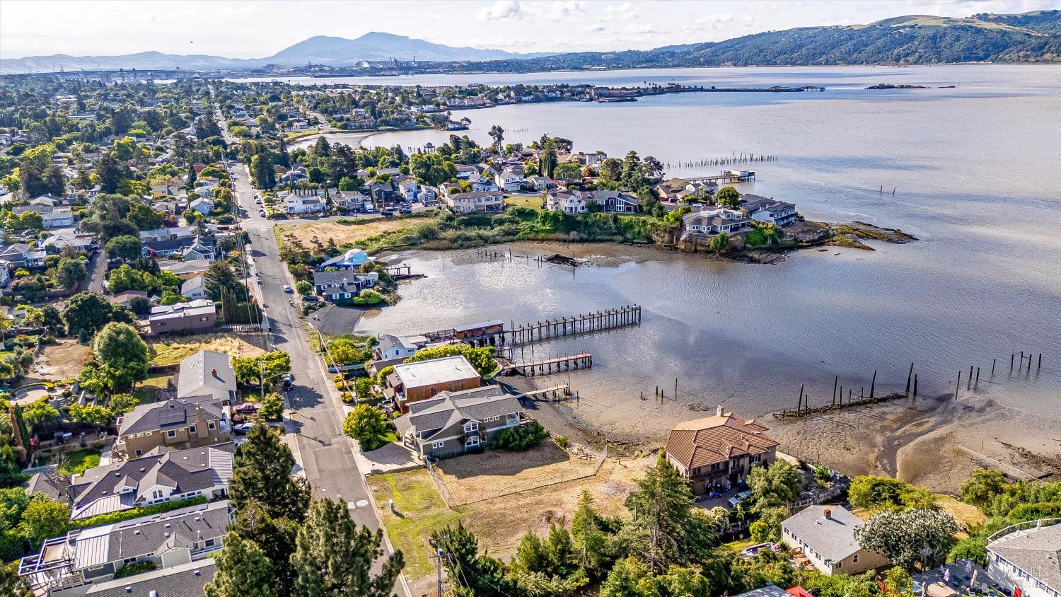 704 W I Street Benicia CA 94510