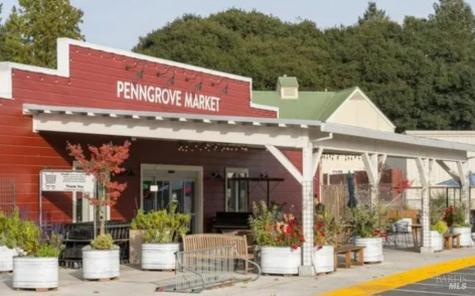 9989 Oak Street Penngrove CA 94951