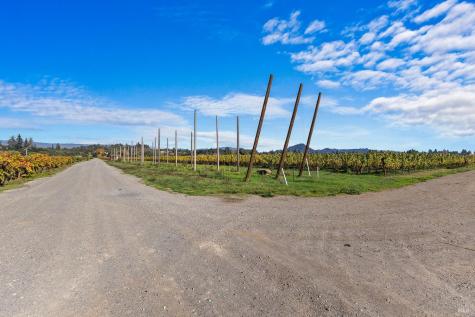 636 Dry Creek Road Healdsburg CA 95448