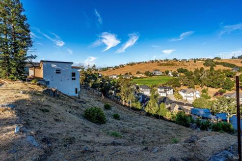 3731 Deauville Place Santa Rosa CA 95403