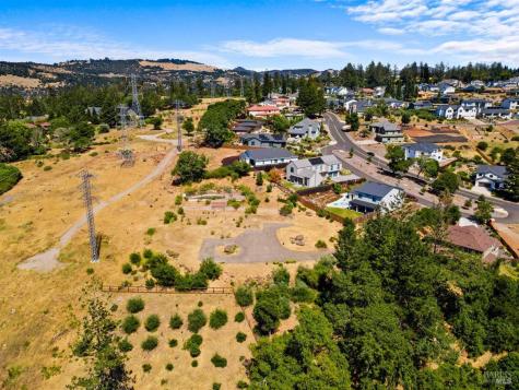 3687 Wyndemere Circle Santa Rosa CA 95403