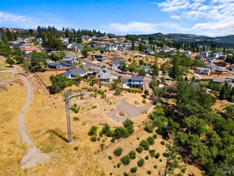 3687 Wyndemere Circle Santa Rosa CA 95403