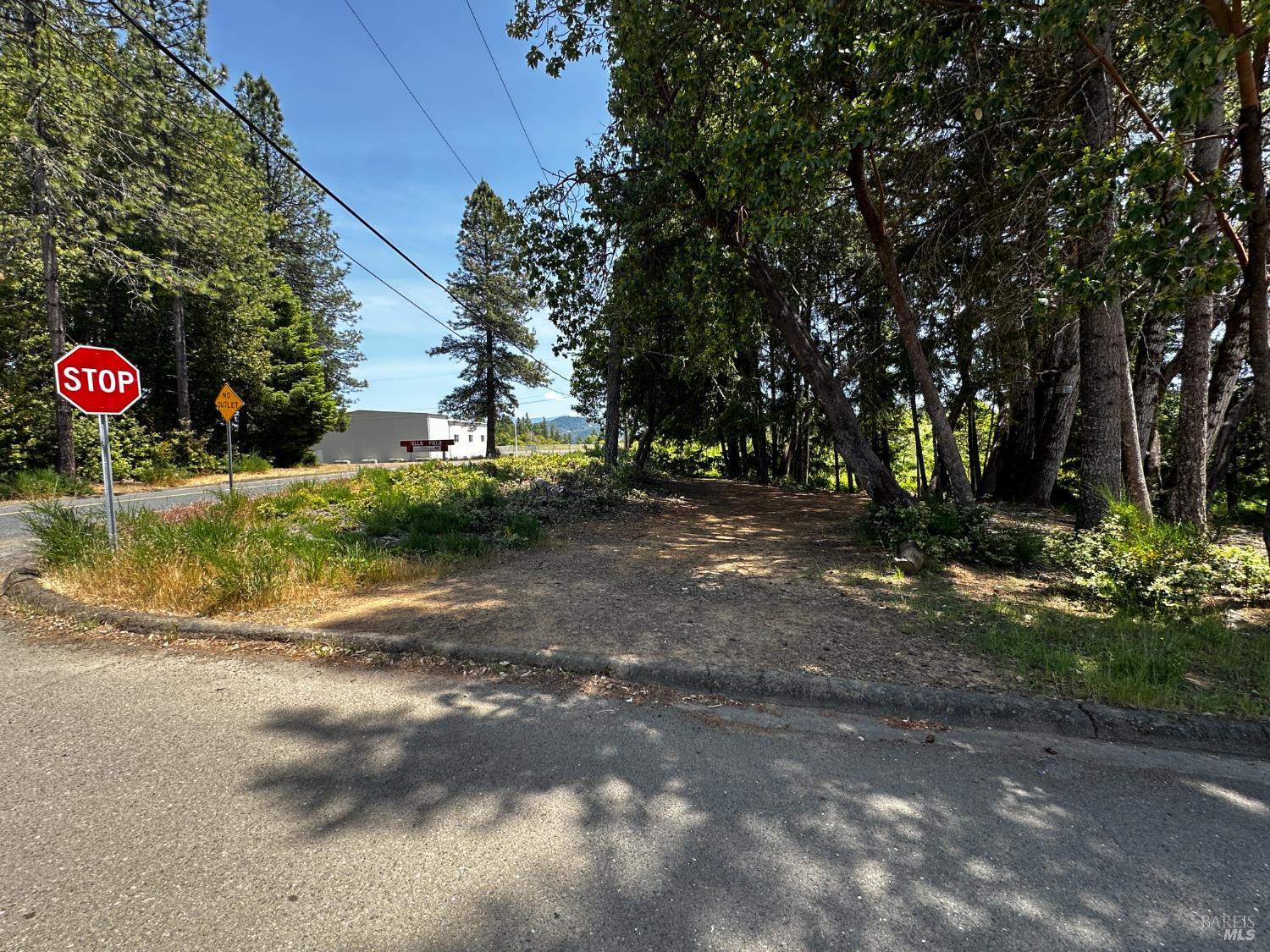 25895 Madrone Drive Willits CA 95490