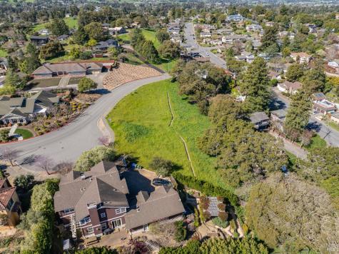 513 Larch Drive Petaluma CA 94952