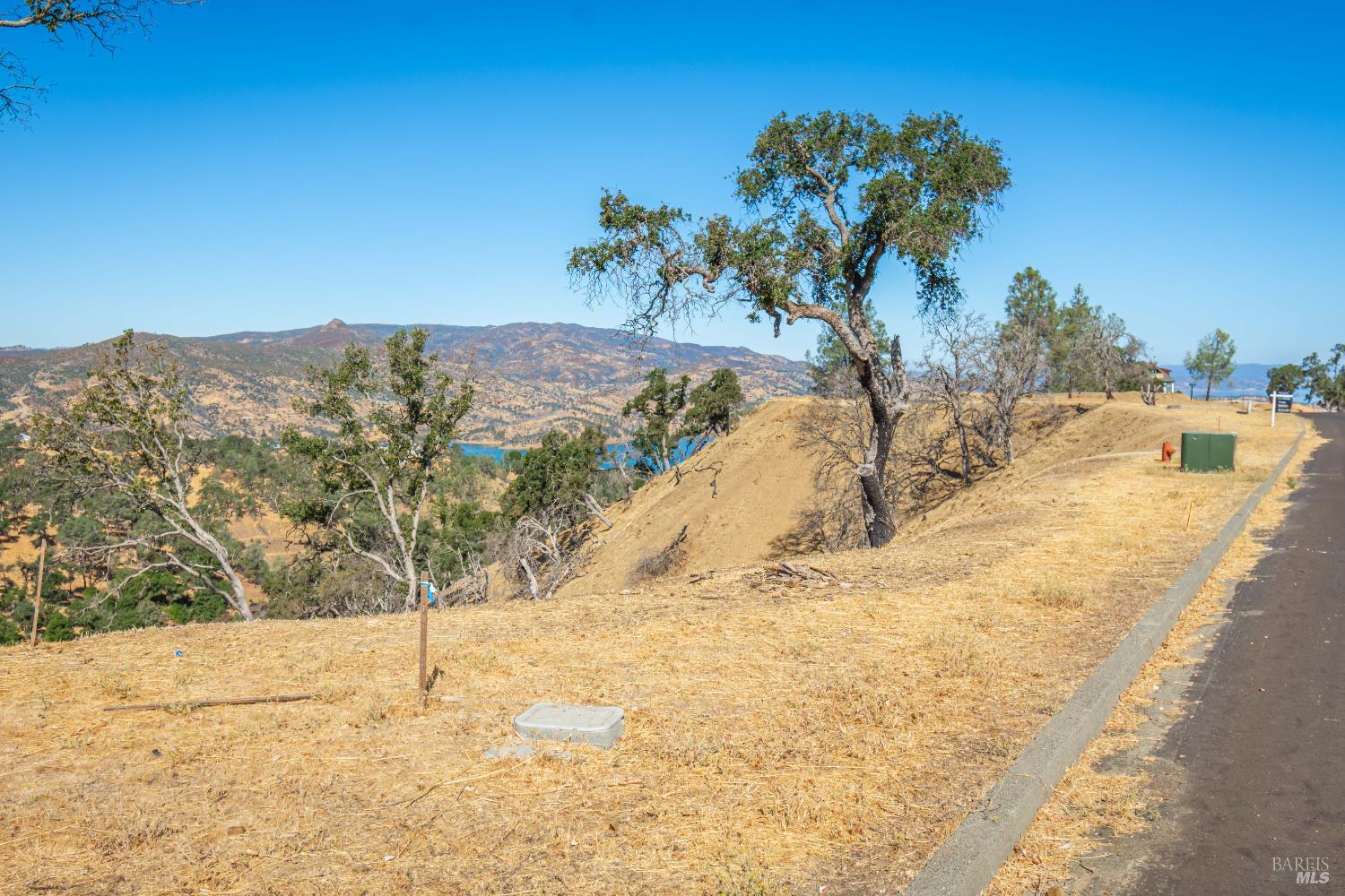 1099 Westridge Drive Napa CA 94558