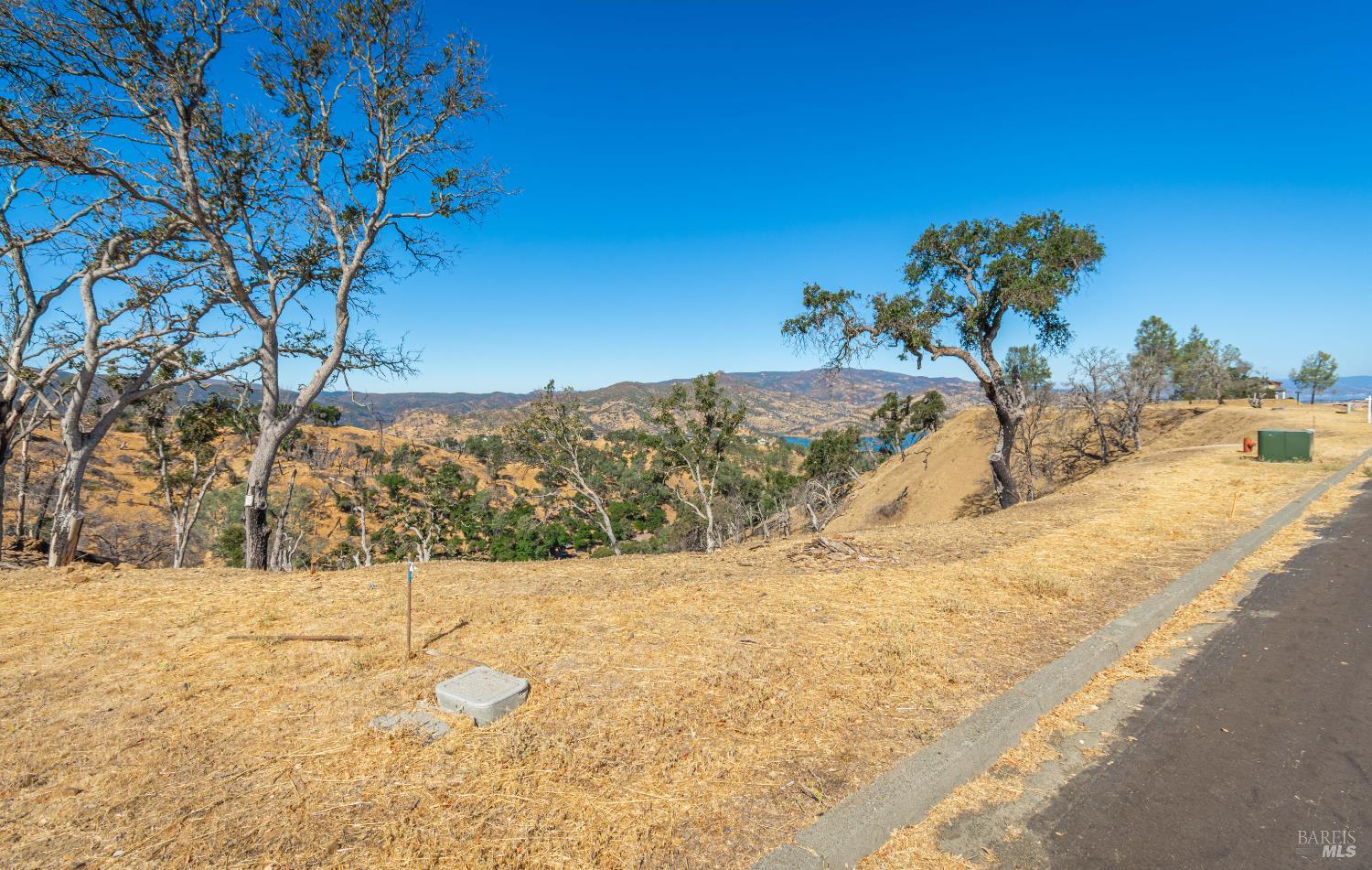 1099 Westridge Drive Napa CA 94558