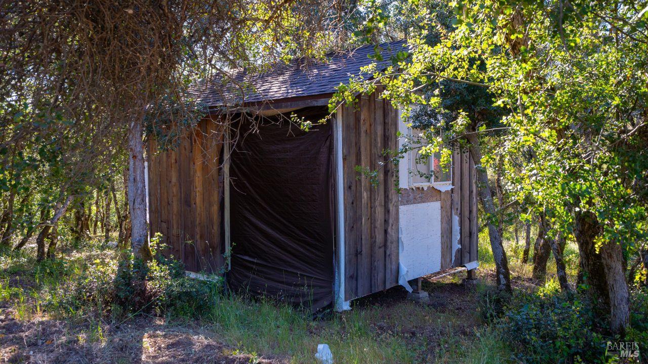 31909 Green Road Cloverdale CA 95425
